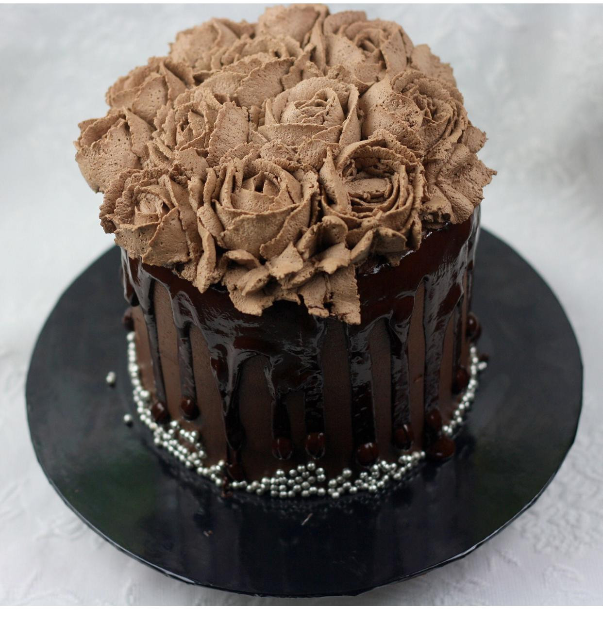 Custom cake chocolate