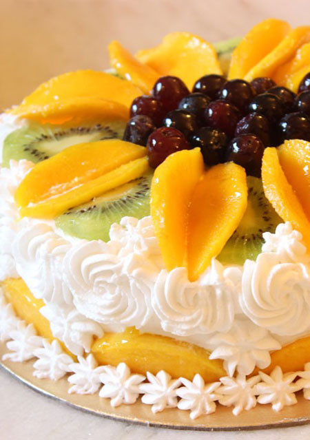 Peach & Kiwi Fruit Gateaux Cake